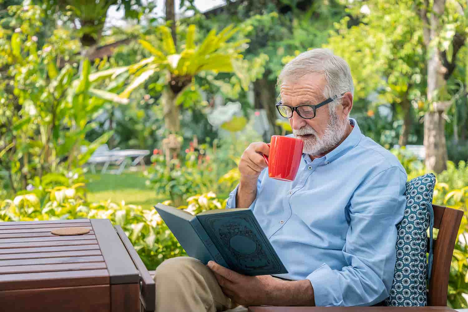 £13,900 annual income needed to retire, pensions experts say